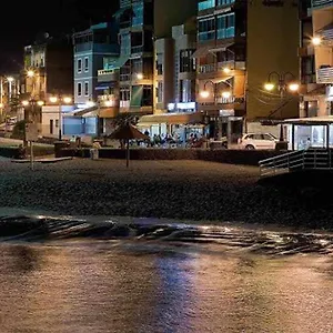 Primera Línea Con Preciosas Vistas Al Mar Apartamento
